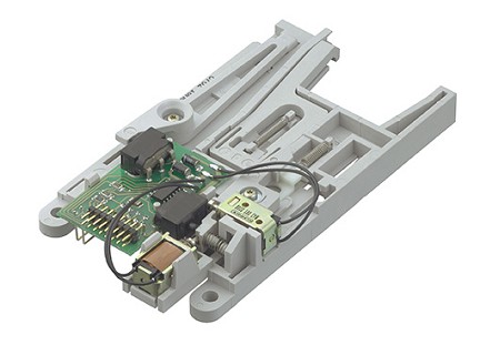 C70210M0089102 PUSHMATIC® II with card locking. Specially developed for outdoor applications. Features include card locking in active position, a robust design suitable for applications such as vending, banking, and access control systems.